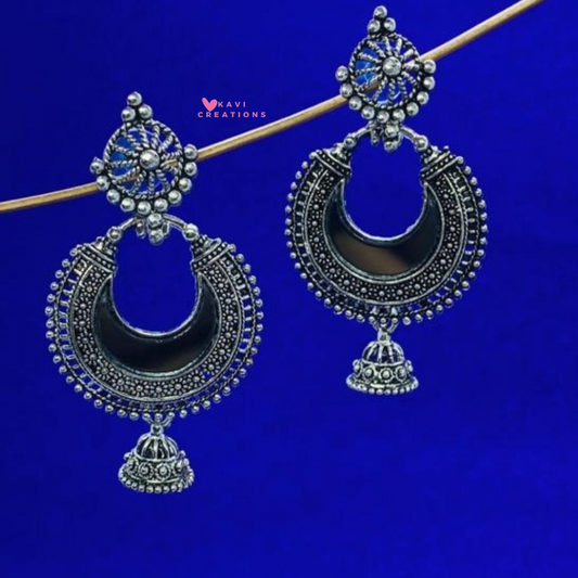 Pretty Half Moon Mirror With Royal Style Earrings