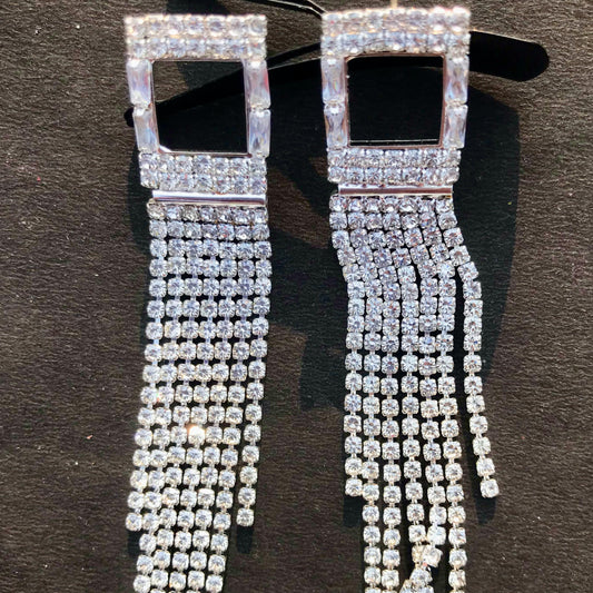 korean style chain earrings In White Colour